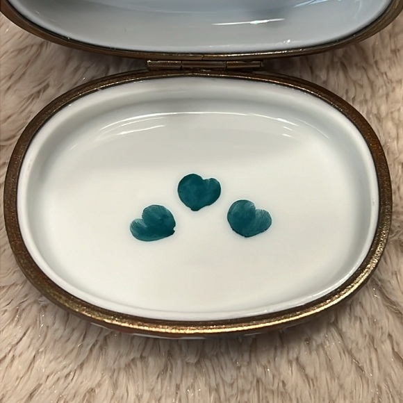 LIMOGES France Playful Cats Trinket Box - Picture 10 of 10